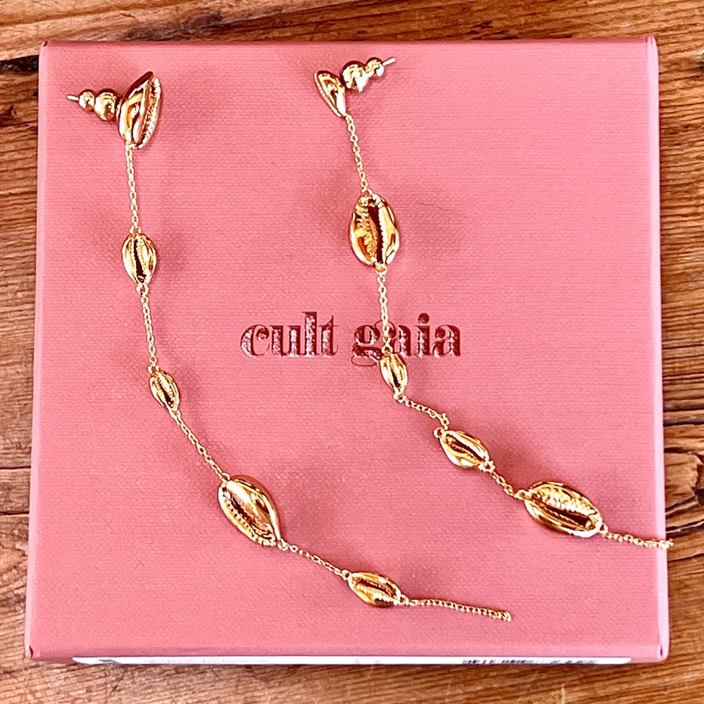 πΊπHPππΊ NWT Cult Gaia Myrna Shell Earrings - Picture 1 of 16